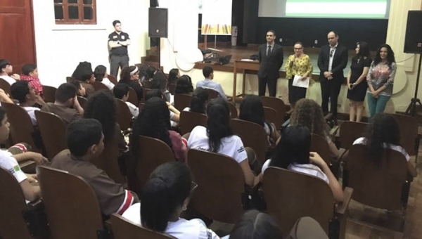 Tribunal Regional Eleitoral do Acre reinicia atividades do Programa Eleitor do Futuro