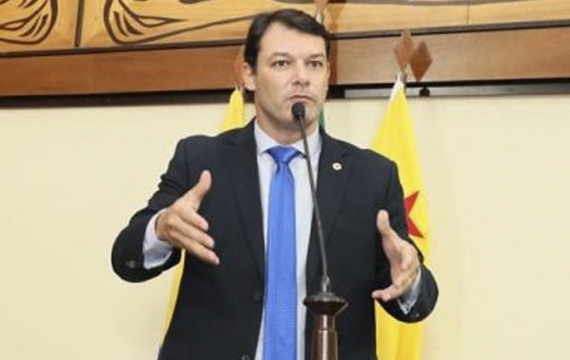 Emenda à Constituição proposta por Roberto Duarte torna crime de responsabilidade falta de acesso às informação