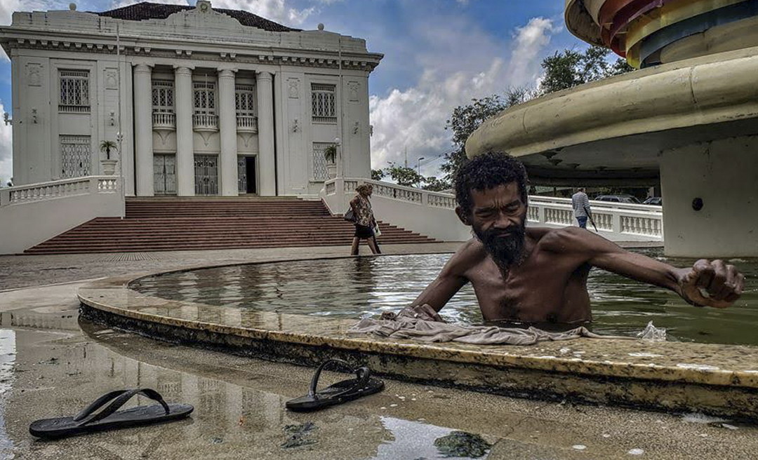 Abandono toma conta do Palácio Rio Branco e da Fonte Luminosa no coração de Rio Branco