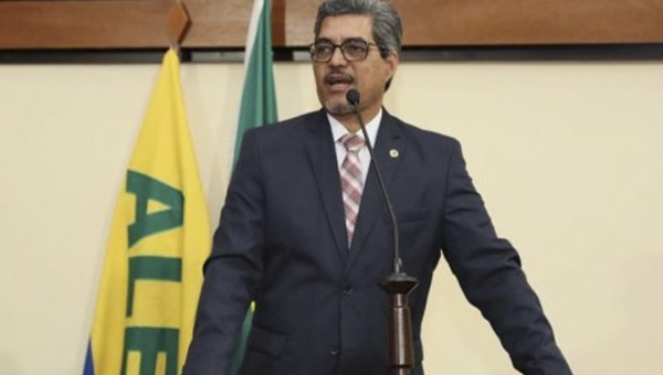 Edvaldo Magalhães ironiza postura de Tchê como se fosse líder do governo