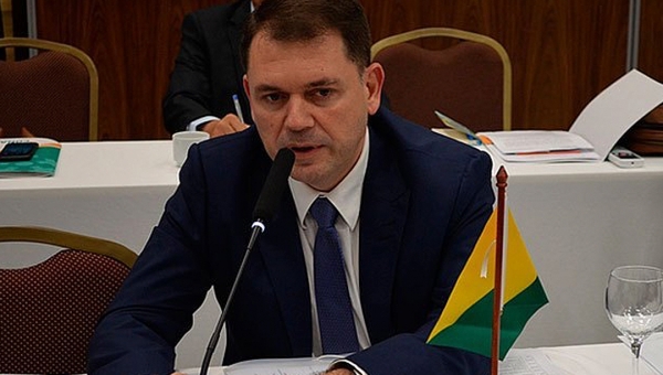 Secretário Alysson Bestene informa que crianças com leucemia já estão recebendo medicação