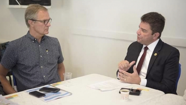 Diretor executivo do Earth Innovation vem o Acre para conhecer projetos na área econômica e social