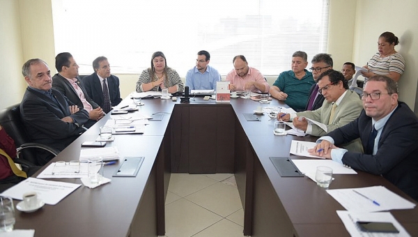 Cameli abre o caixa e afirma que Tião Viana deixou apenas R$ 8 milhões em conta