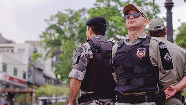 Após críticas, governo retira projeto que alterava Estatuto dos Militares