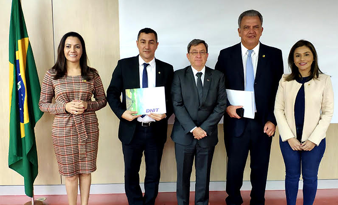 Bancada do Acre se reúne com diretor-geral do DNIT para tratar de investimentos em rodovias