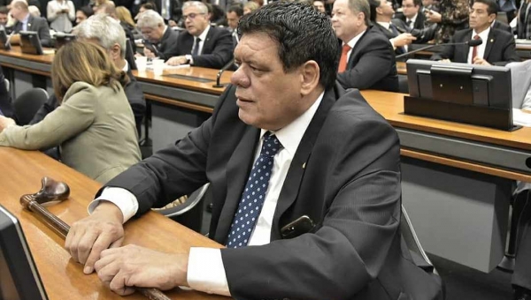 Flaviano comemora empenho de quase R$ 5 mi para aperfeiçoar SUS no Acre