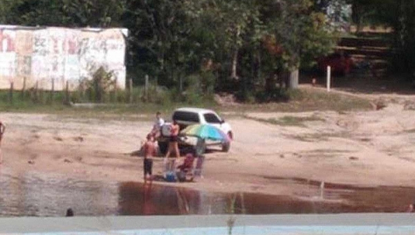 Motoristas são flagrados com veículos em área restrita do Igarapé Preto