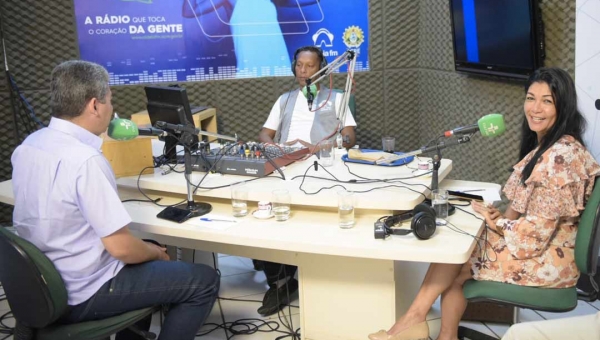 Programa ‘Fale com o Governador’ na Aldeia FM destaca ações da Educação e Turismo