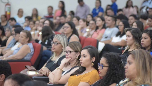No Dia do Servidor Público, governo reafirma compromisso de valorização