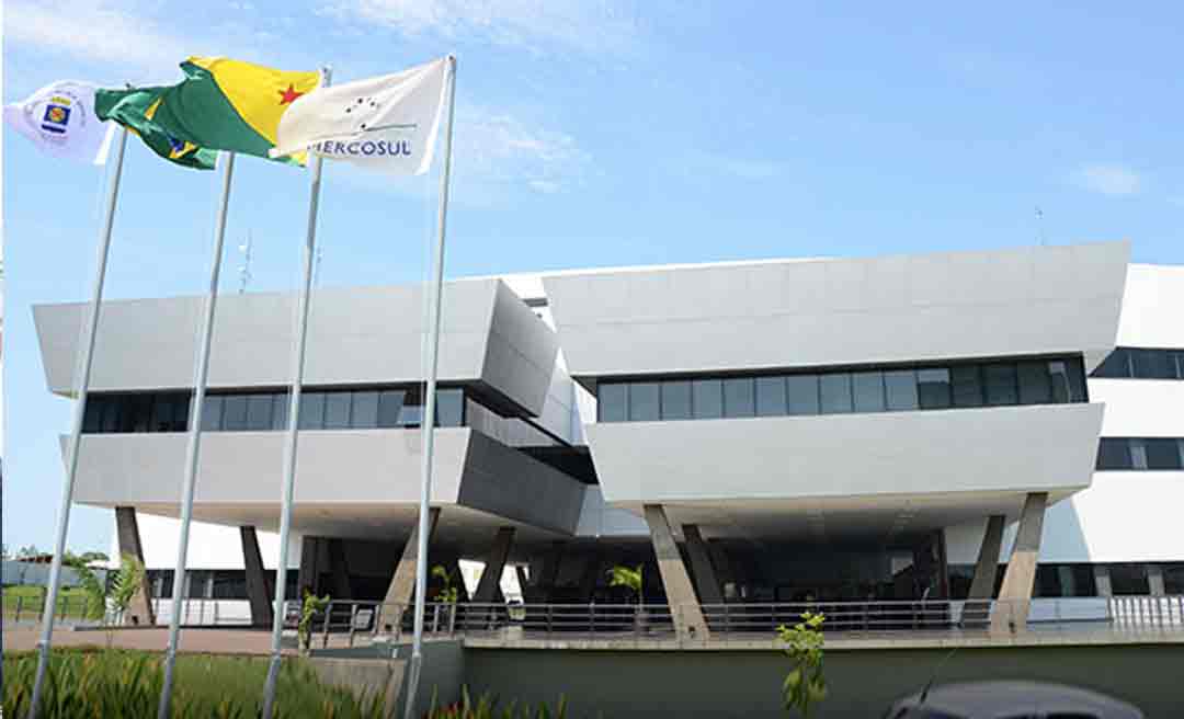 Servidores do TJ fazem protesto no Centro nesta quarta, dia 30