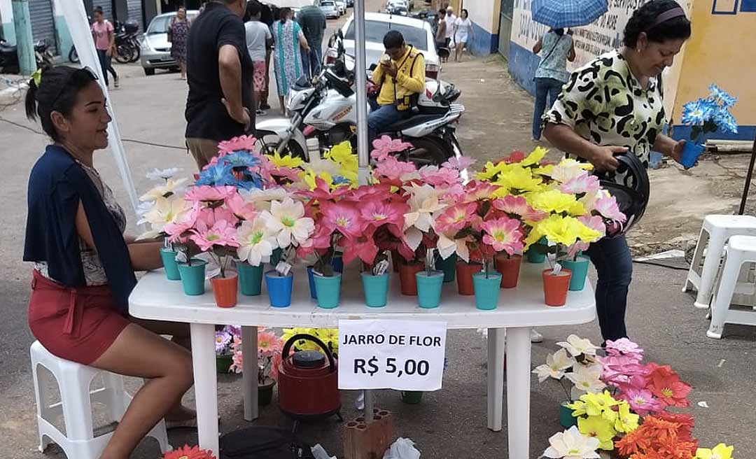 Ambulantes têm redução de 50% nas vendas do Dia de Finados