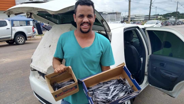 Uninorte distribui água e caneta e "quebra" ambulantes; "Atrapalharam a vida dos autônomos", diz vendedor