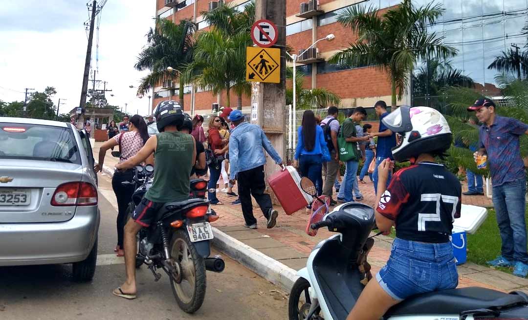 Movimentação é grande no primeiro dia de Enem em Rio Branco