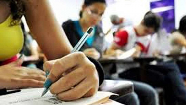 Provas do Enem no domingo ocorrem em quatro fusos horários diferentes