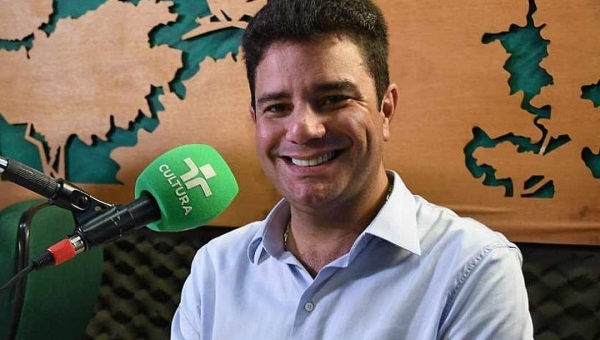 No rádio, Gladson fala em investigação no Depasa e pagamento de dívidas