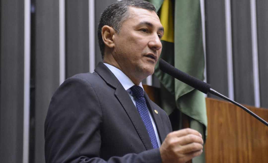 Aprovada emenda de Jesus Sérgio que veda cobrança de tarifa pelas transferências de recursos do FGTS