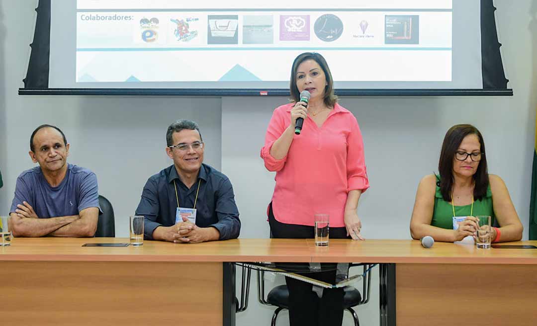 Prefeita Socorro Neri participa do I Fórum de Diretores das Escolas Públicas Municipais