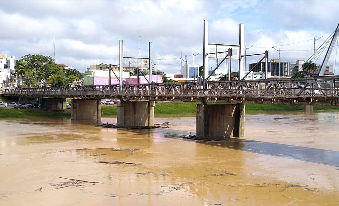 Rio Acre marca 11,96 metros nesta terça e se aproxima da cota de alerta