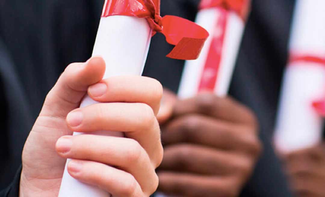 Unopar terá que indenizar aluna que não conseguiu retirar diploma