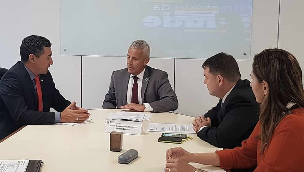 No Ministério da Saúde, Jesus Sérgio anuncia funcionamento da Unacon para 2020