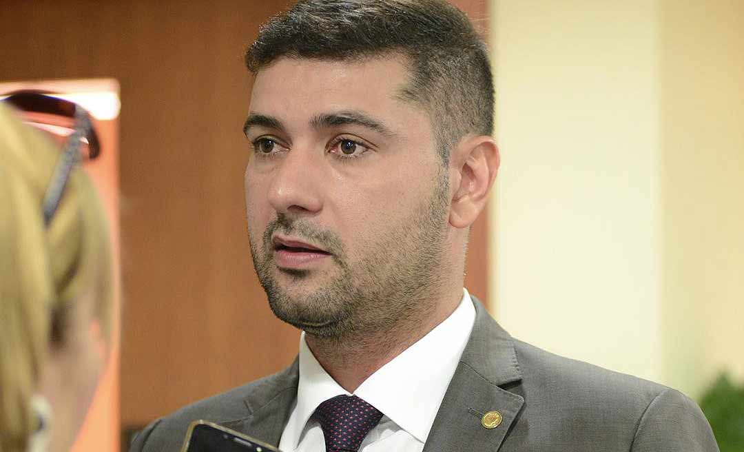 Com sessão suspensa, Nicolau diz que primeiro ano no comando da Aleac “foi de experiência”