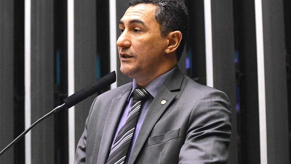 Jesus Sérgio apresenta emenda a MP 914 que mantém processo de escolha democrática dos reitores dos institutos federais