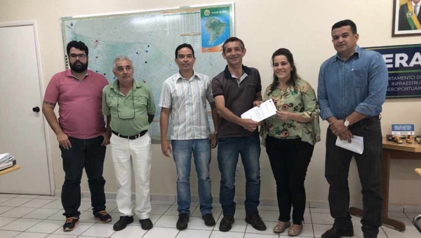 Mara Rocha vai ao Deracre para oficializar a entrega de emenda parlamentar para melhorias de ramais