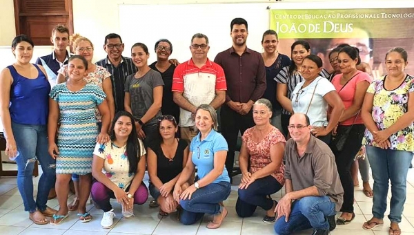 Educação Profissional oferta curso de corte e costura em Plácido de Castro
