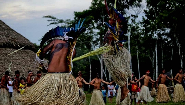 Presença frequente de turistas estrangeiros em aldeias do Acre leva medo e preocupação com possíveis casos de coronavírus no Estado