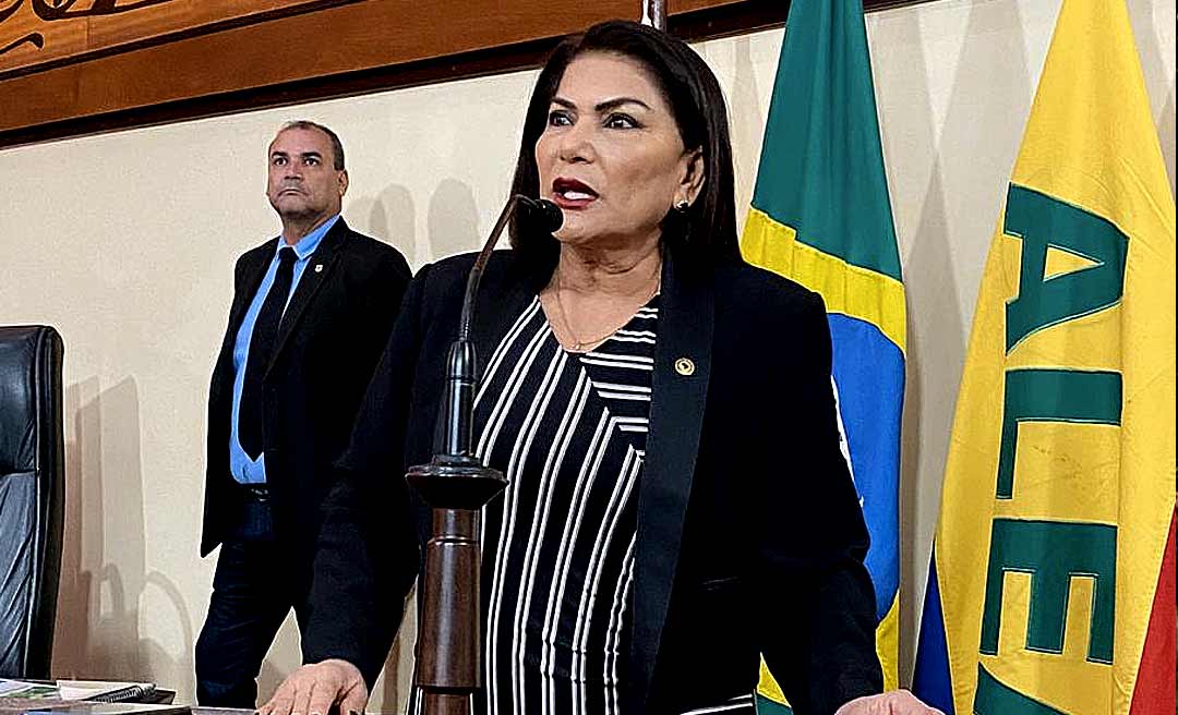 Antonia Sales critica Iderlei Cordeiro por falta de apoio aos produtores de citronela em Cruzeiro do Sul
