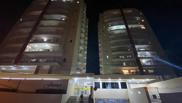 Em Rio Branco, profissionais da saúde que trabalham no combate ao coronavírus são aplaudidos