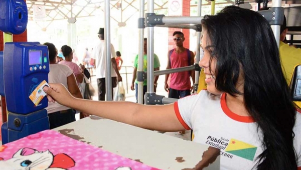 Prefeitura de Rio Branco mantém passagem a 1 real para estudantes