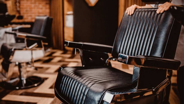 Barbearias em Rio Branco estão descumprindo decreto do governo do Acre