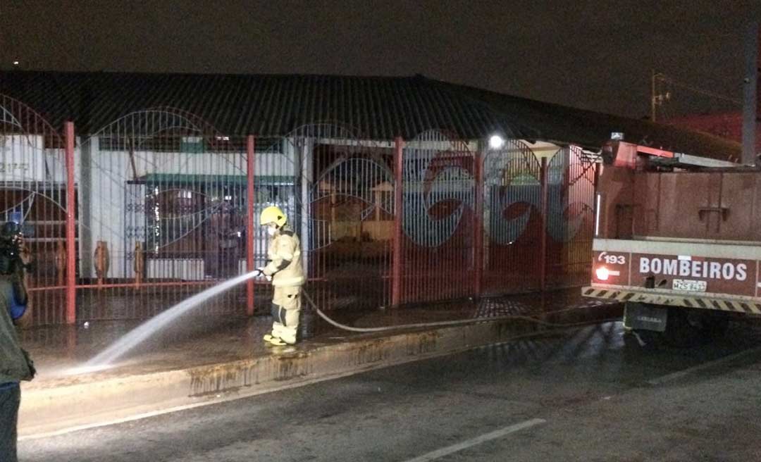 Governo começa desinfecção de espaços públicos em Rio Branco contra o coronavírus