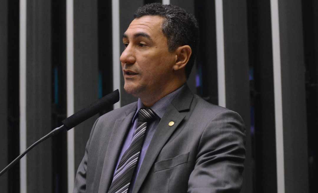 Jesus Sérgio vota favorável ao "Orçamento de Guerra" para combater o Coronavírus