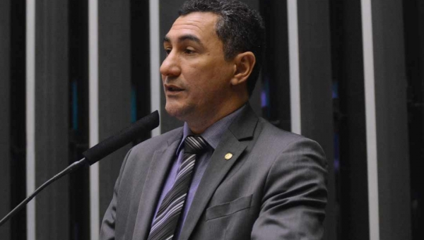 Jesus Sérgio vota favorável ao "Orçamento de Guerra" para combater o Coronavírus