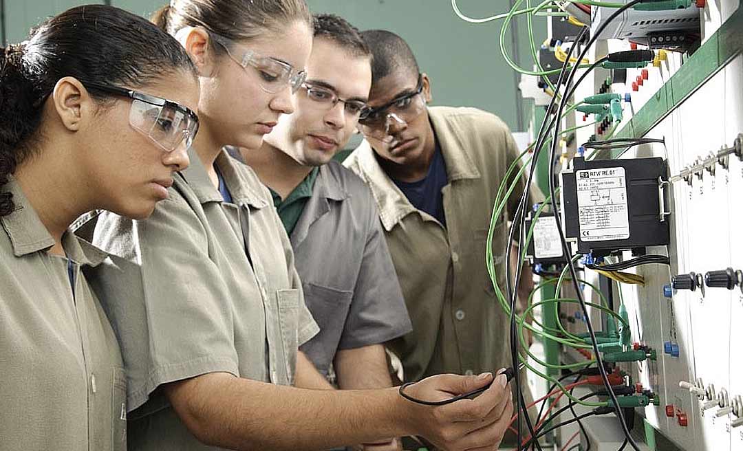 MEC autoriza suspensão de aulas presenciais em cursos técnicos de ensino médio por 60 dias