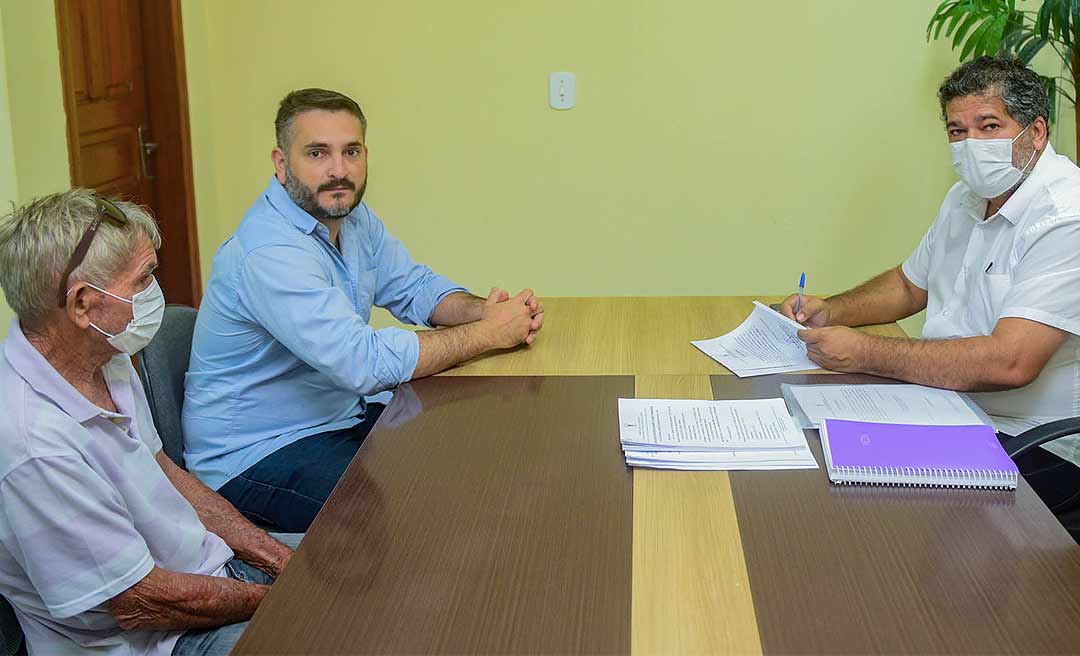 Prefeita Socorro Neri autoriza início de obras de infraestrutura