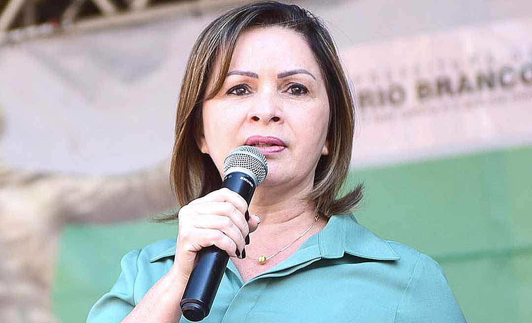 Socorro Neri anuncia isenção da taxa de iluminação pública para famílias de baixa renda