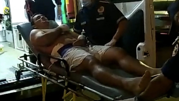 Ao tentar esfaquear irmão na frente da polícia, homem é baleado em Rio Branco