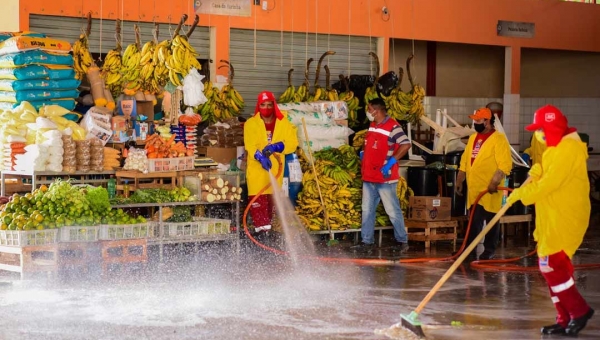 Rio Branco promove mais uma ação de higienização em locais públicos contra a Covid-19