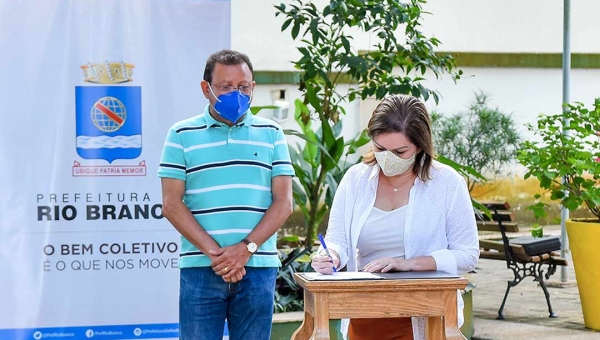 Prefeitura assina ordem de serviço para conservação, recuperação e restauração de vias na Cadeia Velha