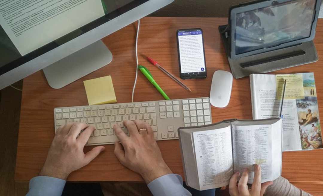 Diante da atual pandemia, Testemunhas de Jeová realizam congresso on-line histórico