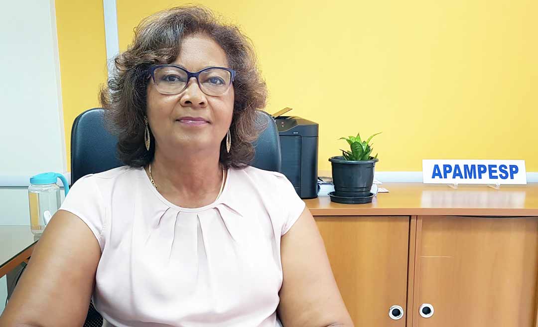 Professor aposentado no novo Fundeb é questão de economia para municípios e de justiça social para educadores