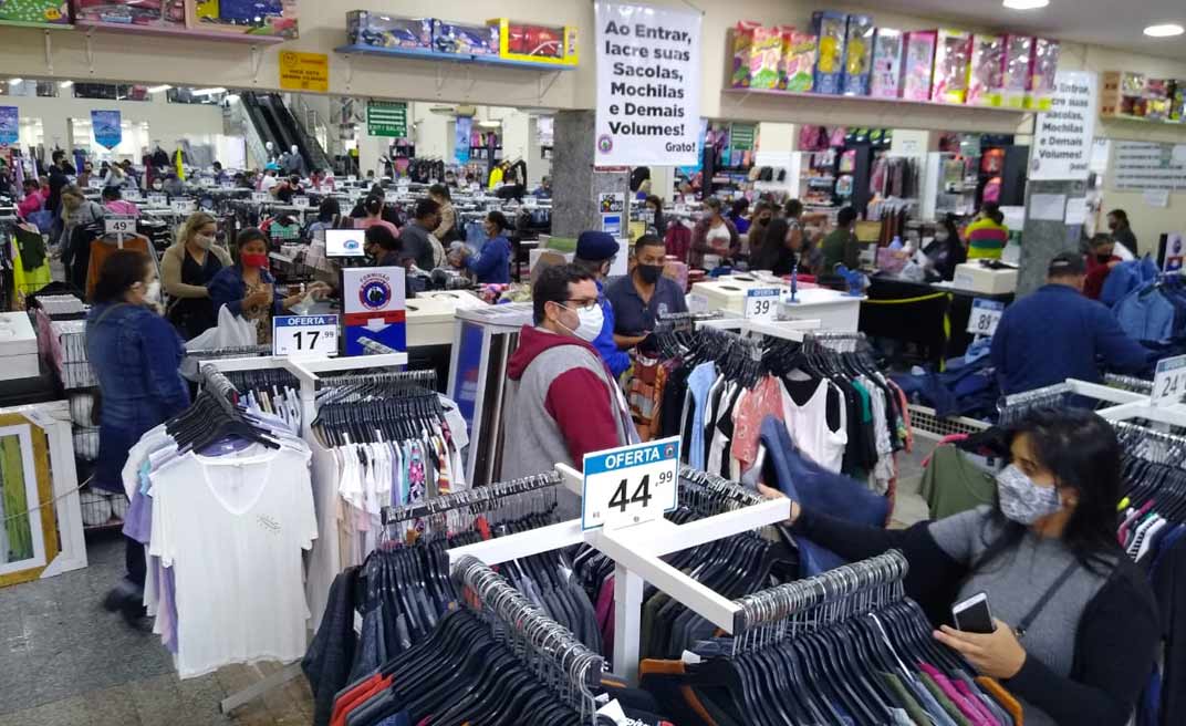 Frio não aqueceu vendas de agasalhos em Rio Branco; gerente do Formigão reclama da pouca procura