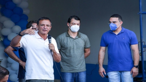 Com Bittar, Roberto Duarte ergue palanque bolsonarista  e leva discurso com viés de direita para campanha 