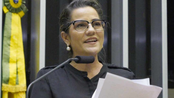 Mara Rocha é uma das autoras do PL aprovado que duplica pena de crimes para corrupção durante a pandemia