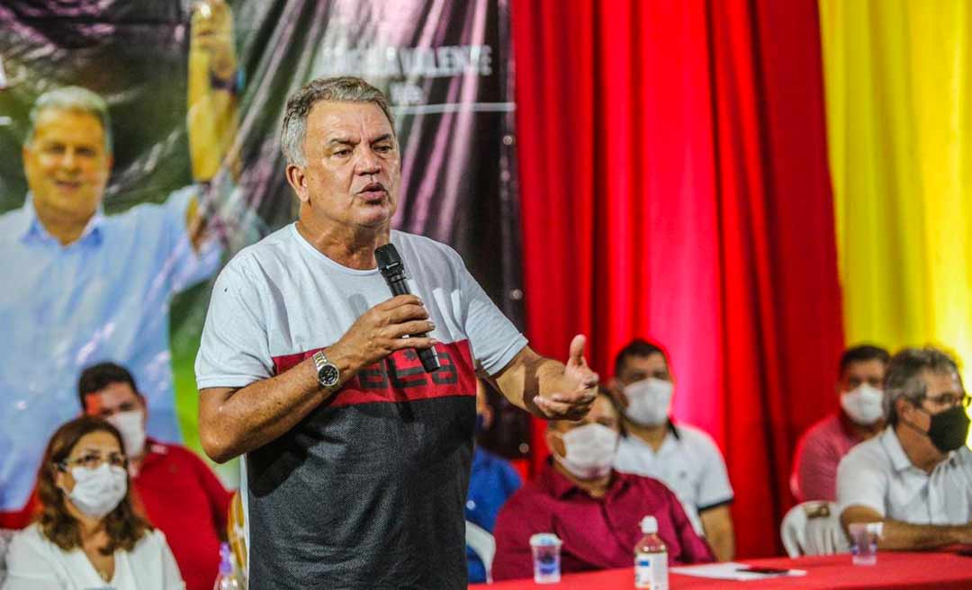 Petecão é questionado por se juntar ao PT e ao PCdoB em Mâncio Lima e responde: "Besteira"