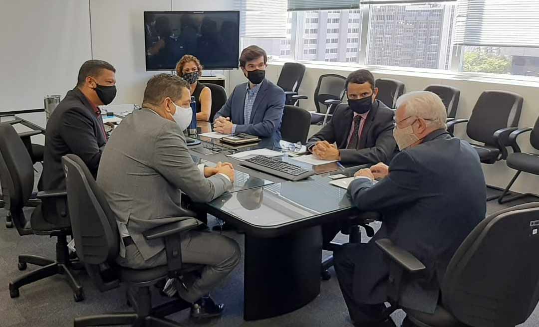 Major Rocha cumpre agenda de reuniões para viabilizar integração do Acre com o Peru através do Juruá