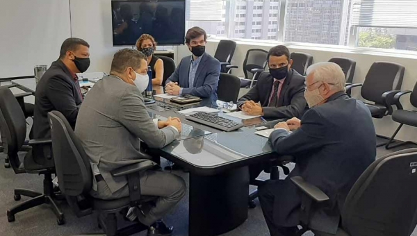 Major Rocha cumpre agenda de reuniões para viabilizar integração do Acre com o Peru através do Juruá